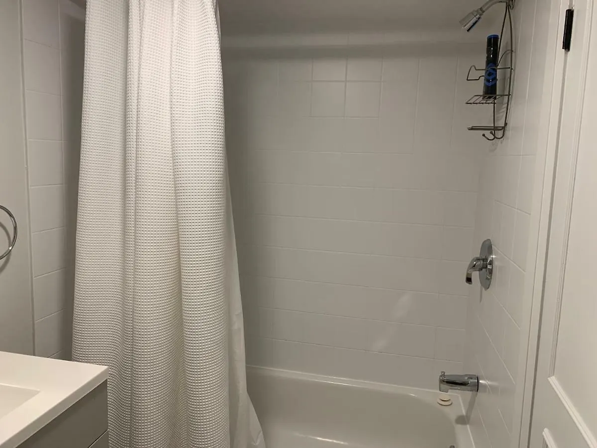 Kensington Suites Toronto Apartment