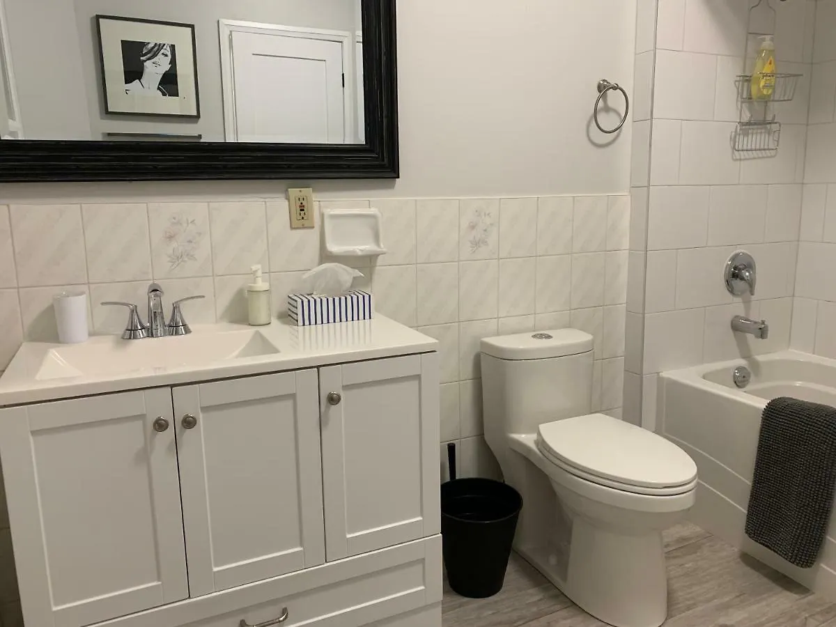 Kensington Suites Toronto Apartment