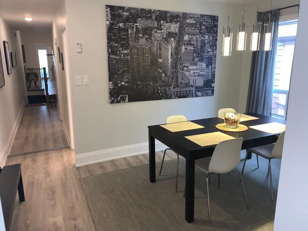 Kensington Suites Toronto Apartment